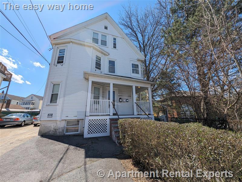 489 Main St, Magoun Square