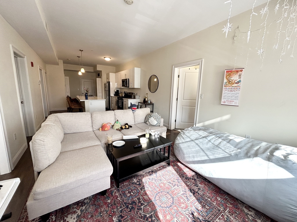 81 Amory St, Jamaica Plain