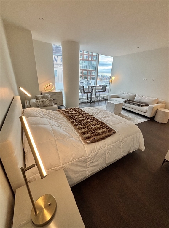 430 Stuart St, Back Bay