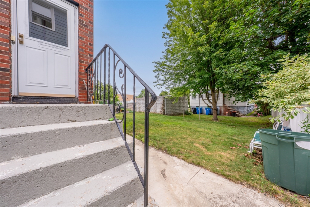 35 Hamilton Rd, Belmont