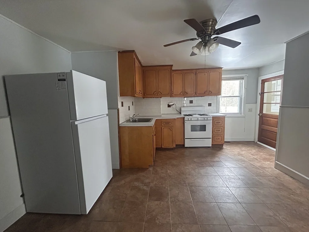 75 Packard St, North Stoughton