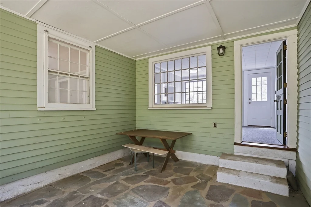 11 Sherman Bridge Rd, Wayland