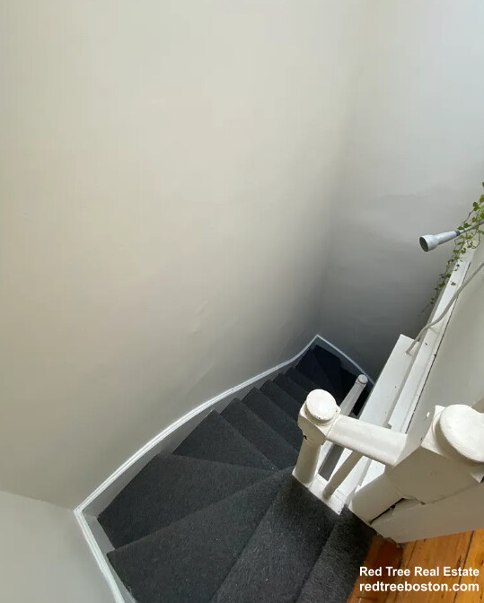 32 Irving St, Beacon Hill