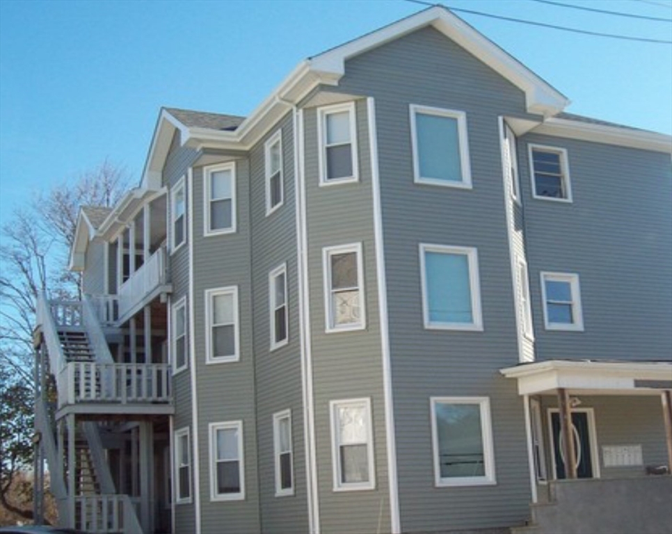 934 County St,, Fall River