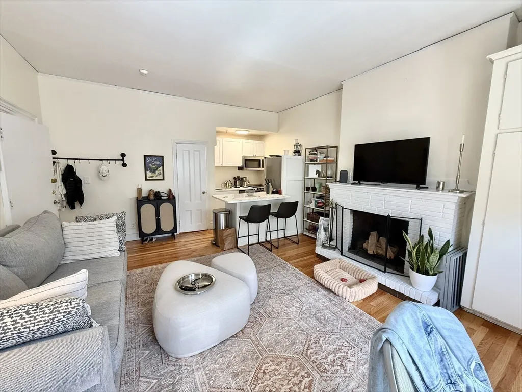 337 Beacon St, Back Bay