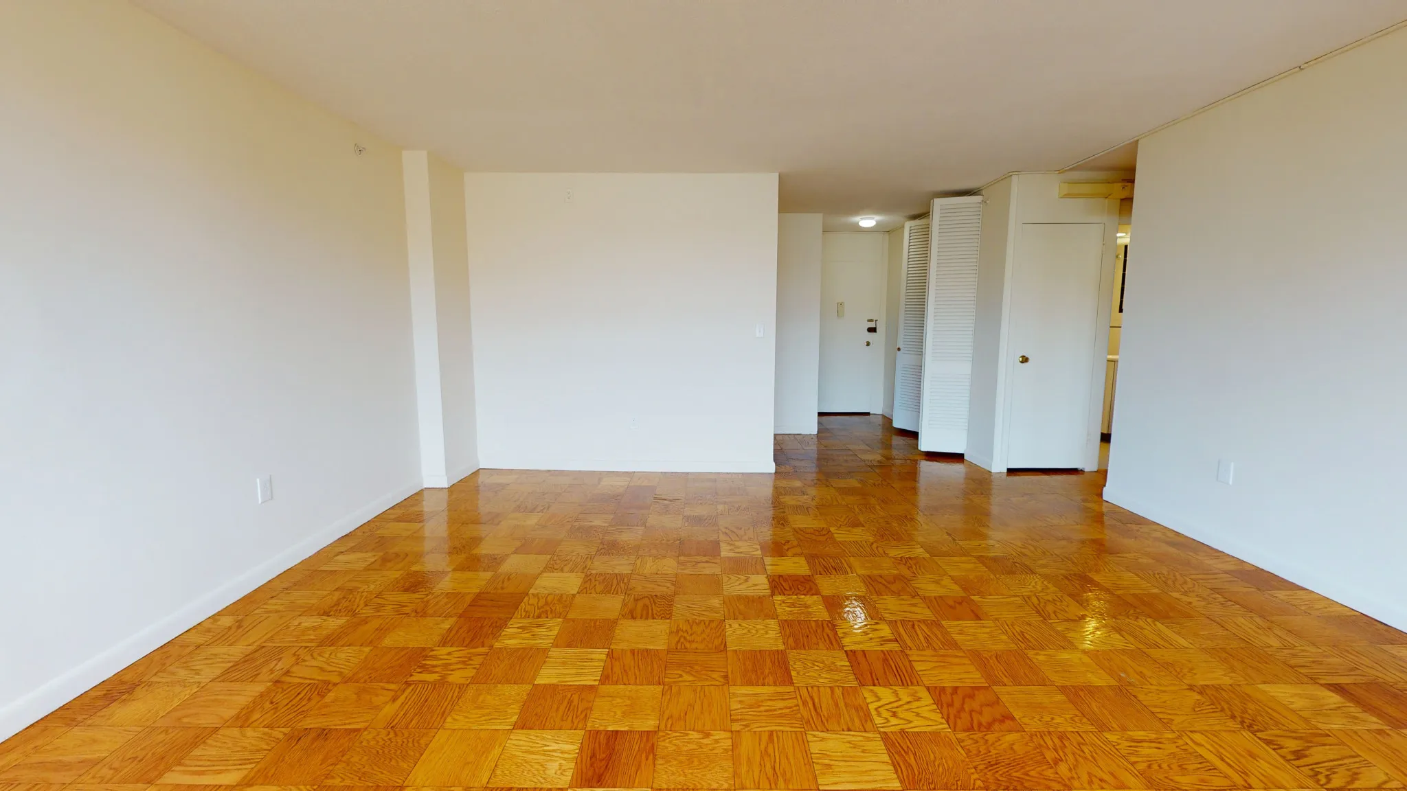 101 Monmouth St, Longwood