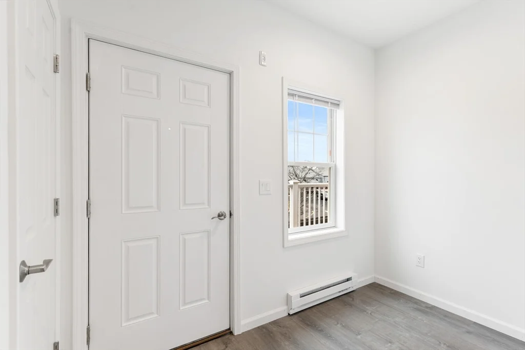 50 R Maplewood Ave, Gloucester