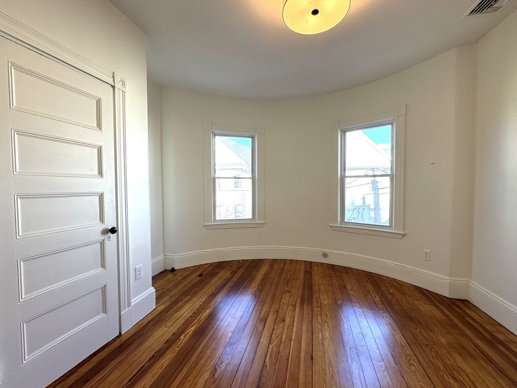 11 East Milton Rd, Brookline