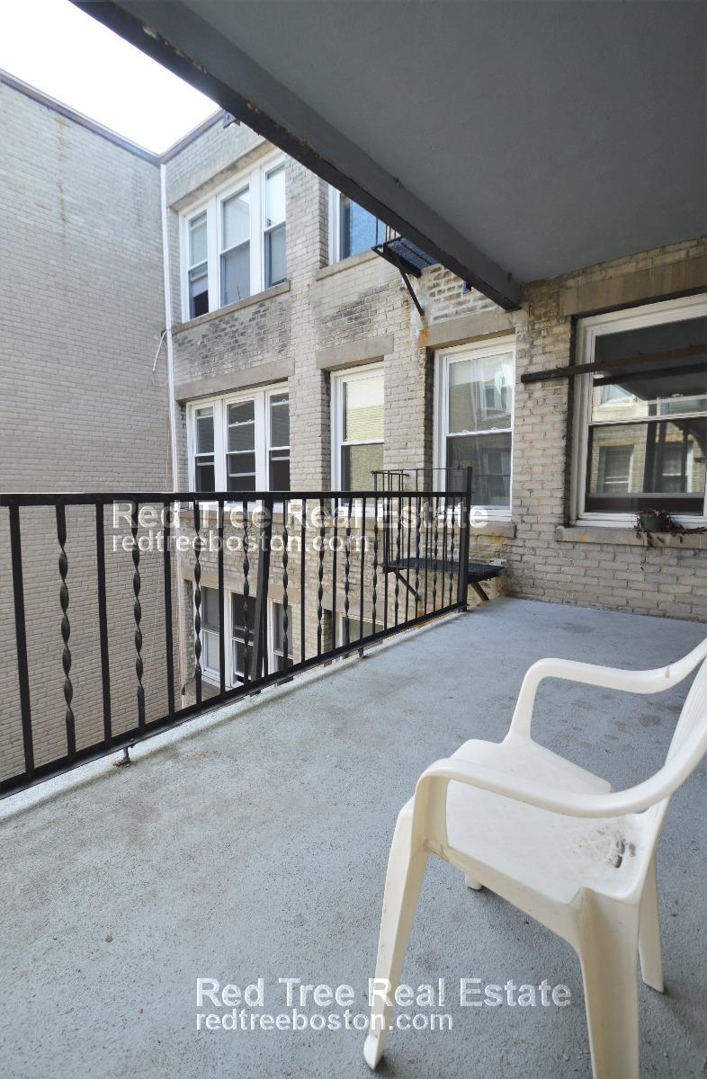 1634 Commonwealth Ave, Brighton