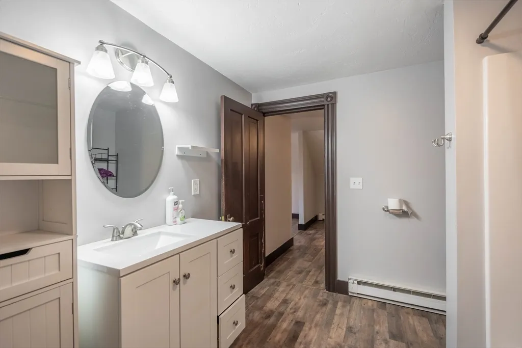 85 East Main St, West Brookfield