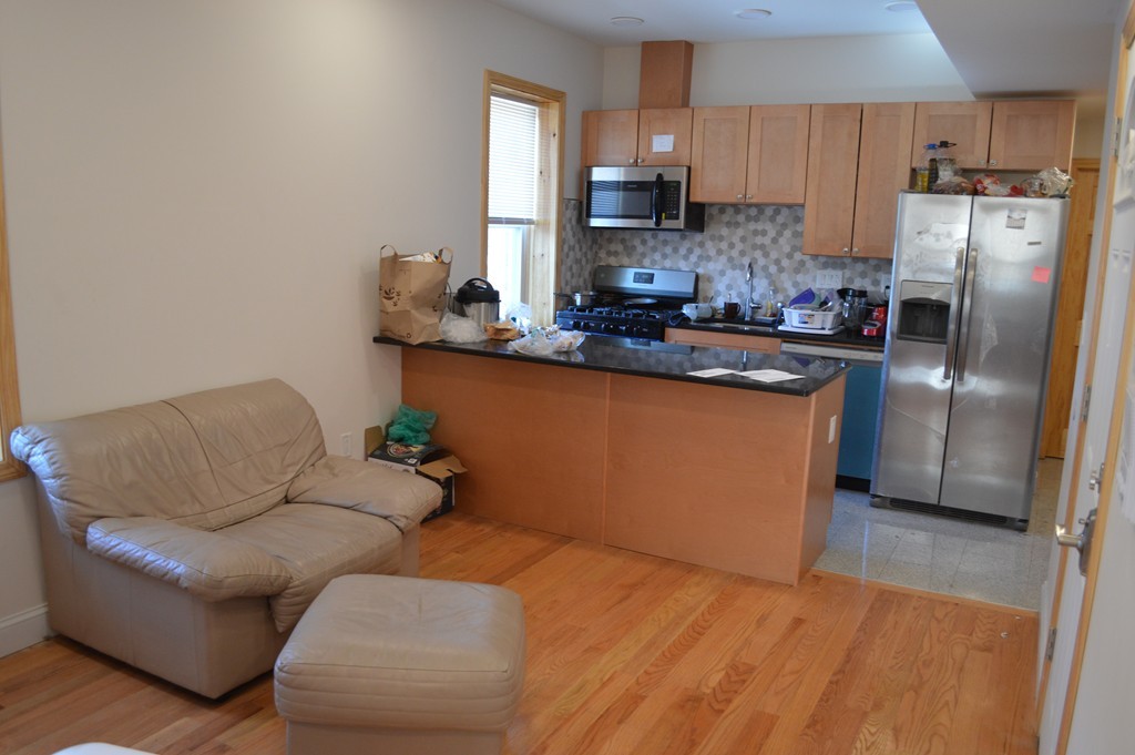 20 Winthrop St, Roxbury