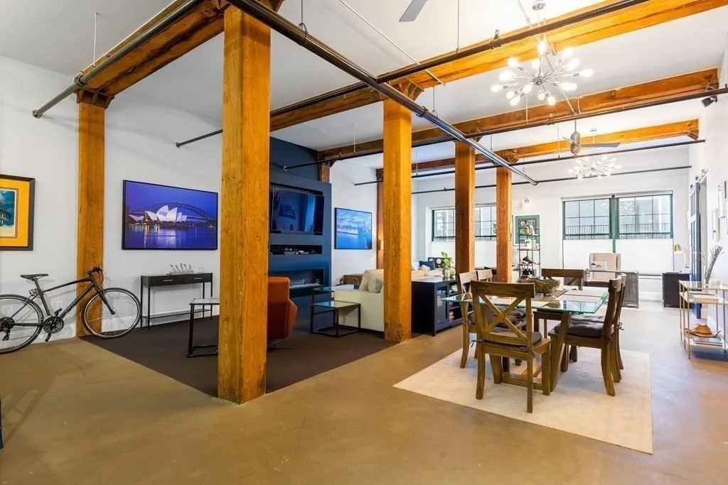 881 East 1st St, South Boston