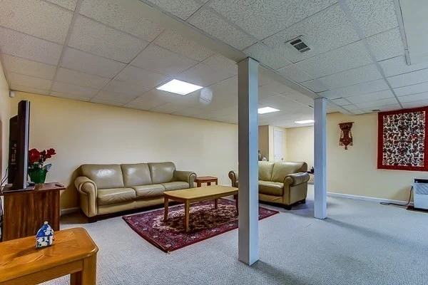 92 Odonnell Ave, Shrewsbury