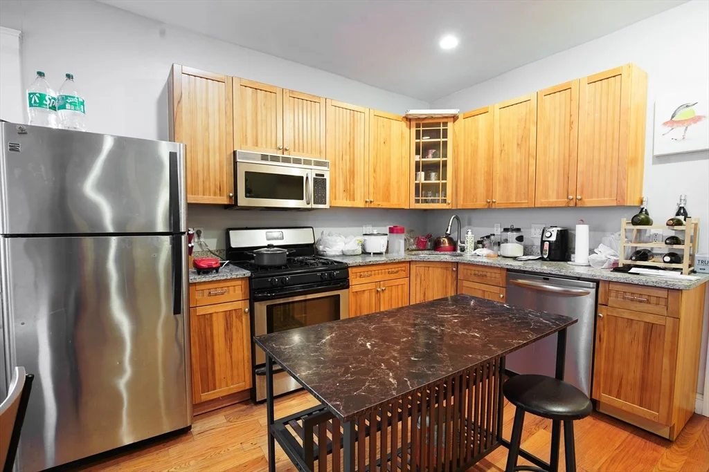 194 Marion St, East Boston