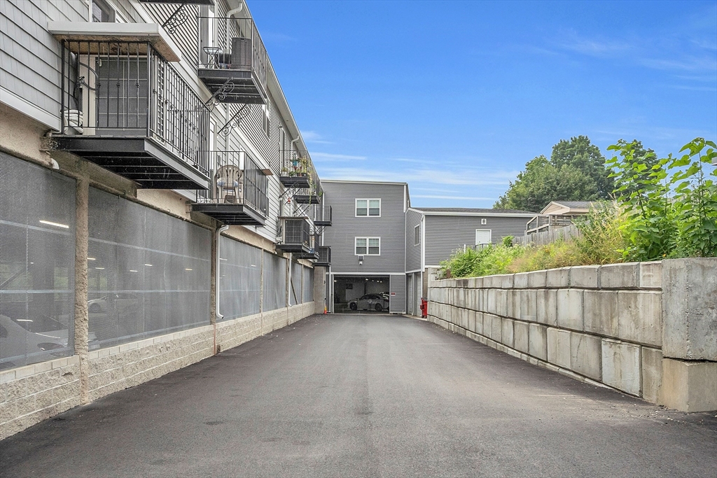 2 South Grove St, Bradford