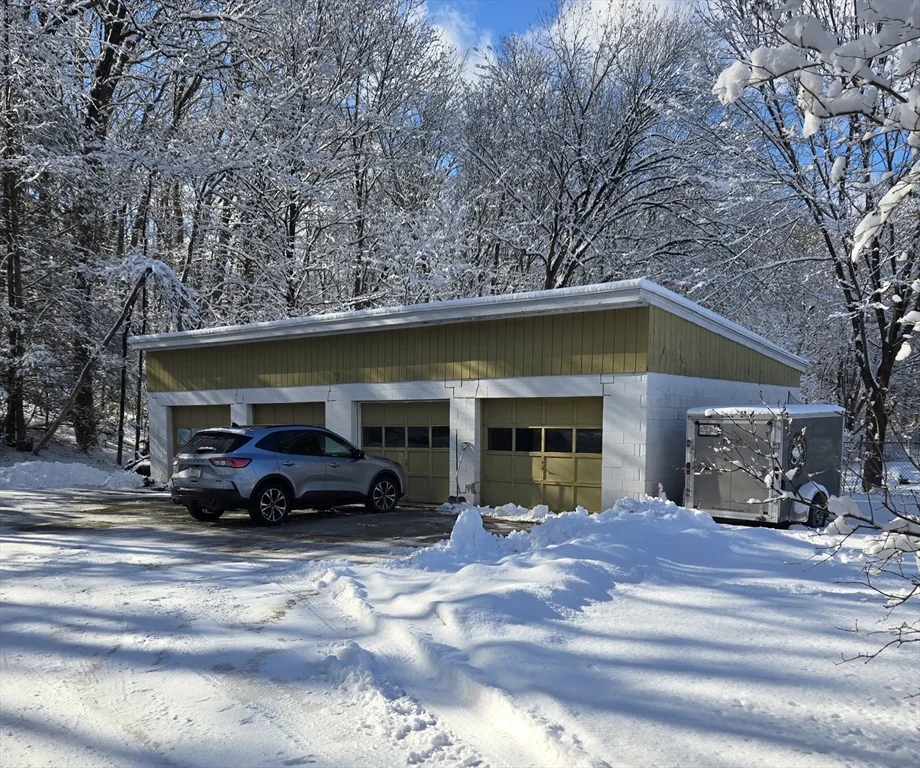 216 Ashland Ave, Southbridge