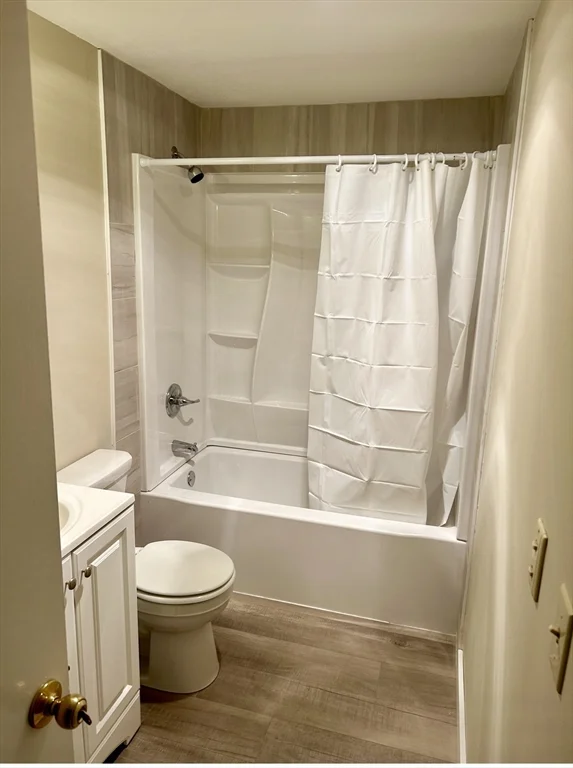 325 Ashland Ave, Southbridge