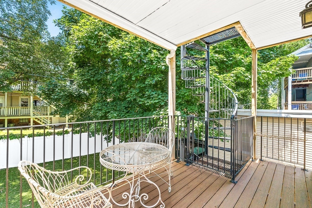 30 Middle St, South Boston