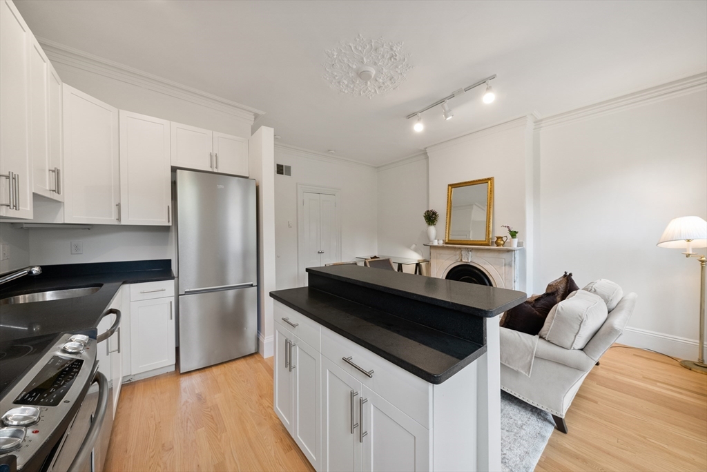 52 Clarendon St, South End