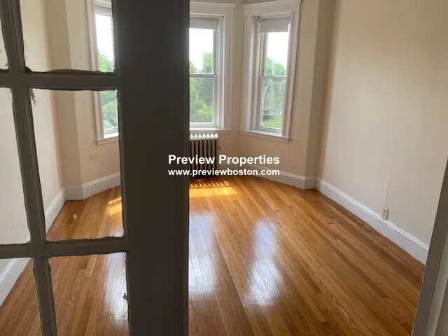 1175 Boylston St, Fenway