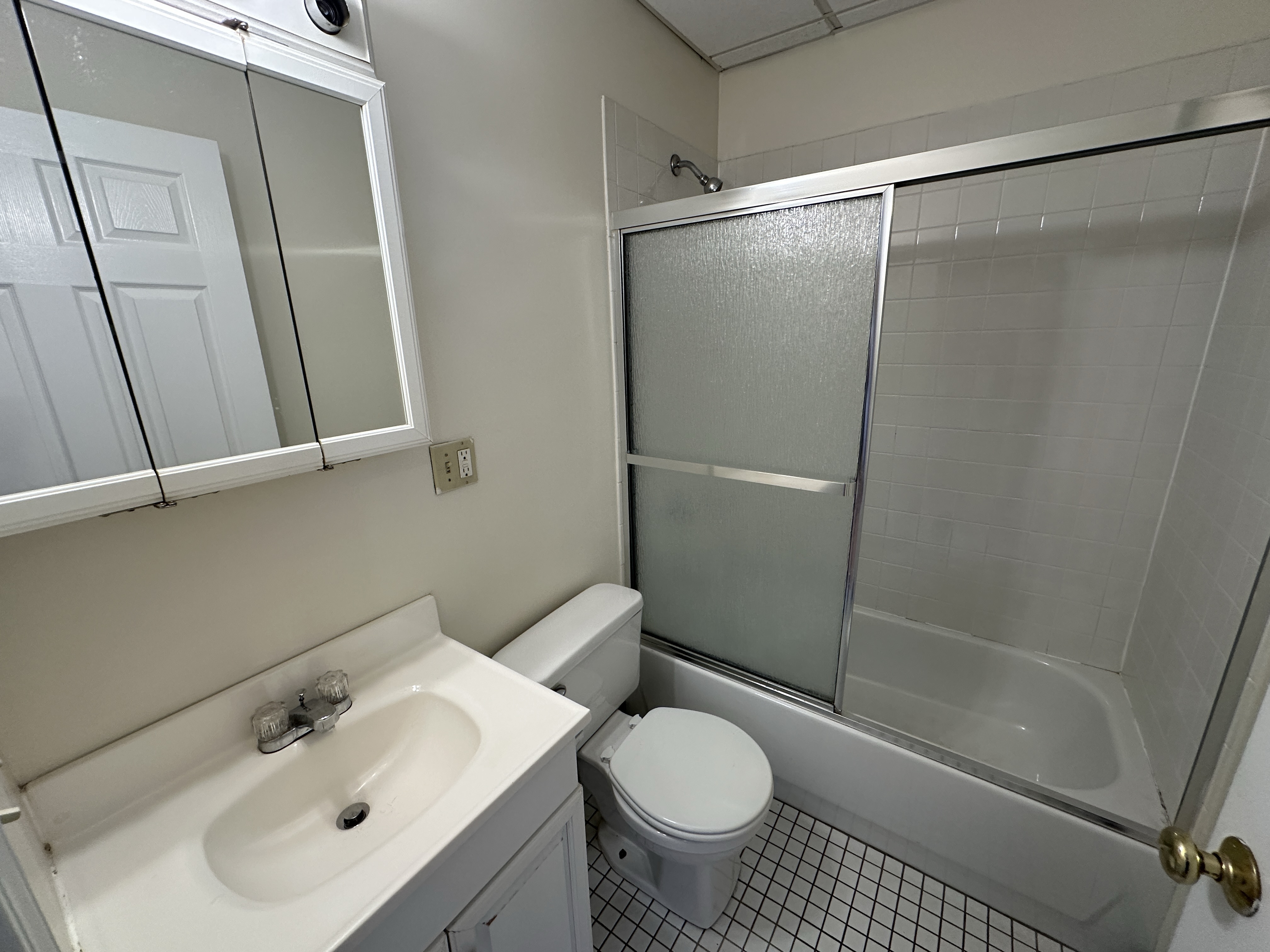 81 Essex St, Chinatown