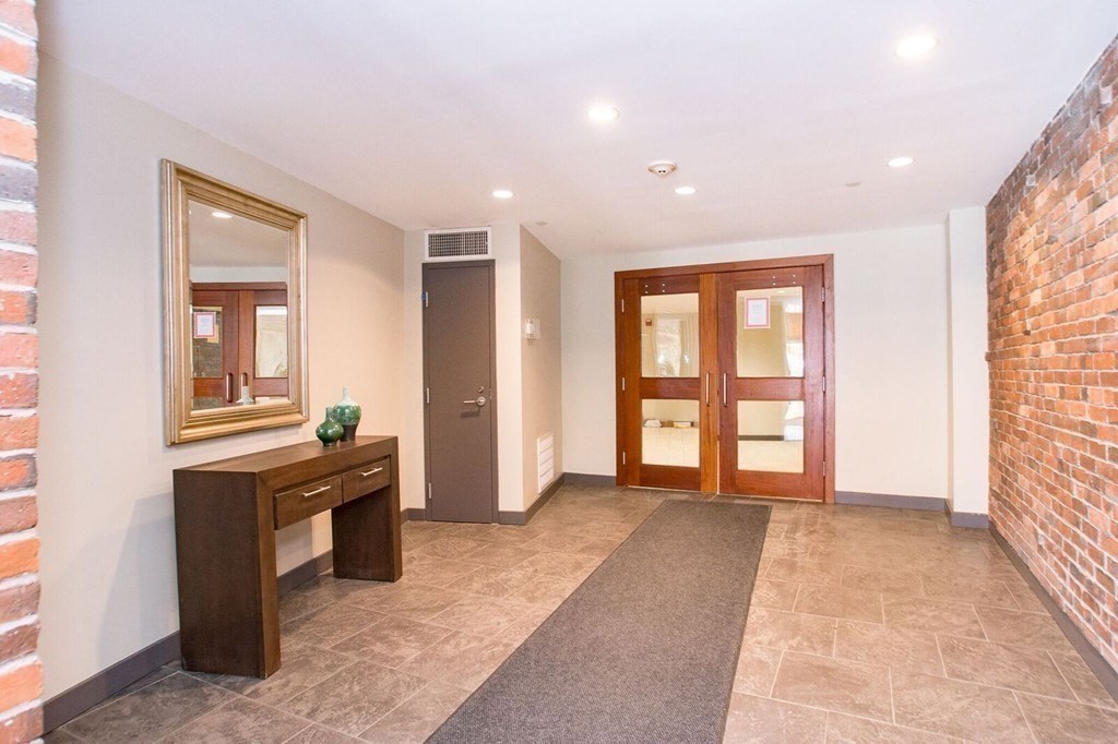 99 Chestnut Hill Ave, Brighton