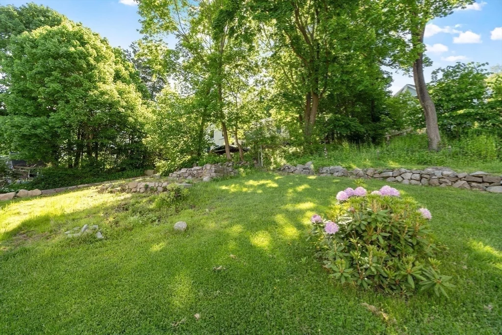 29 Pigeon Hill St, Rockport
