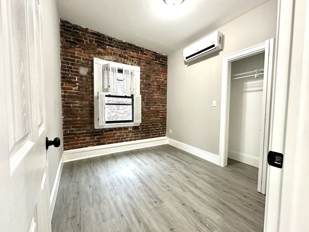 22 Pompeii St, Boston