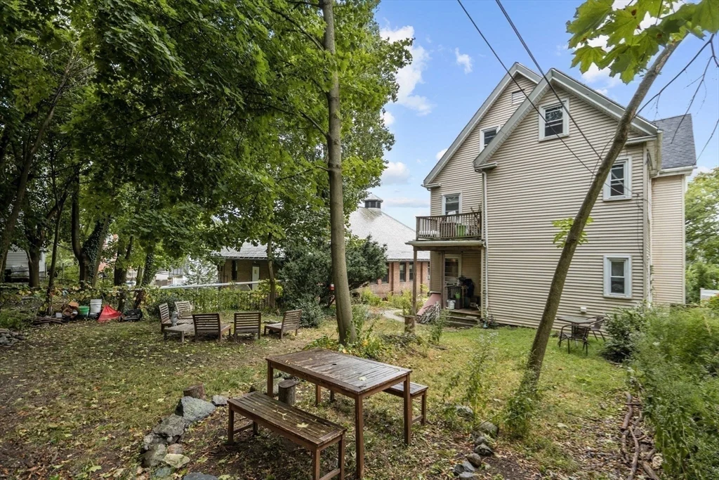 5 Wenham St, Jamaica Plain