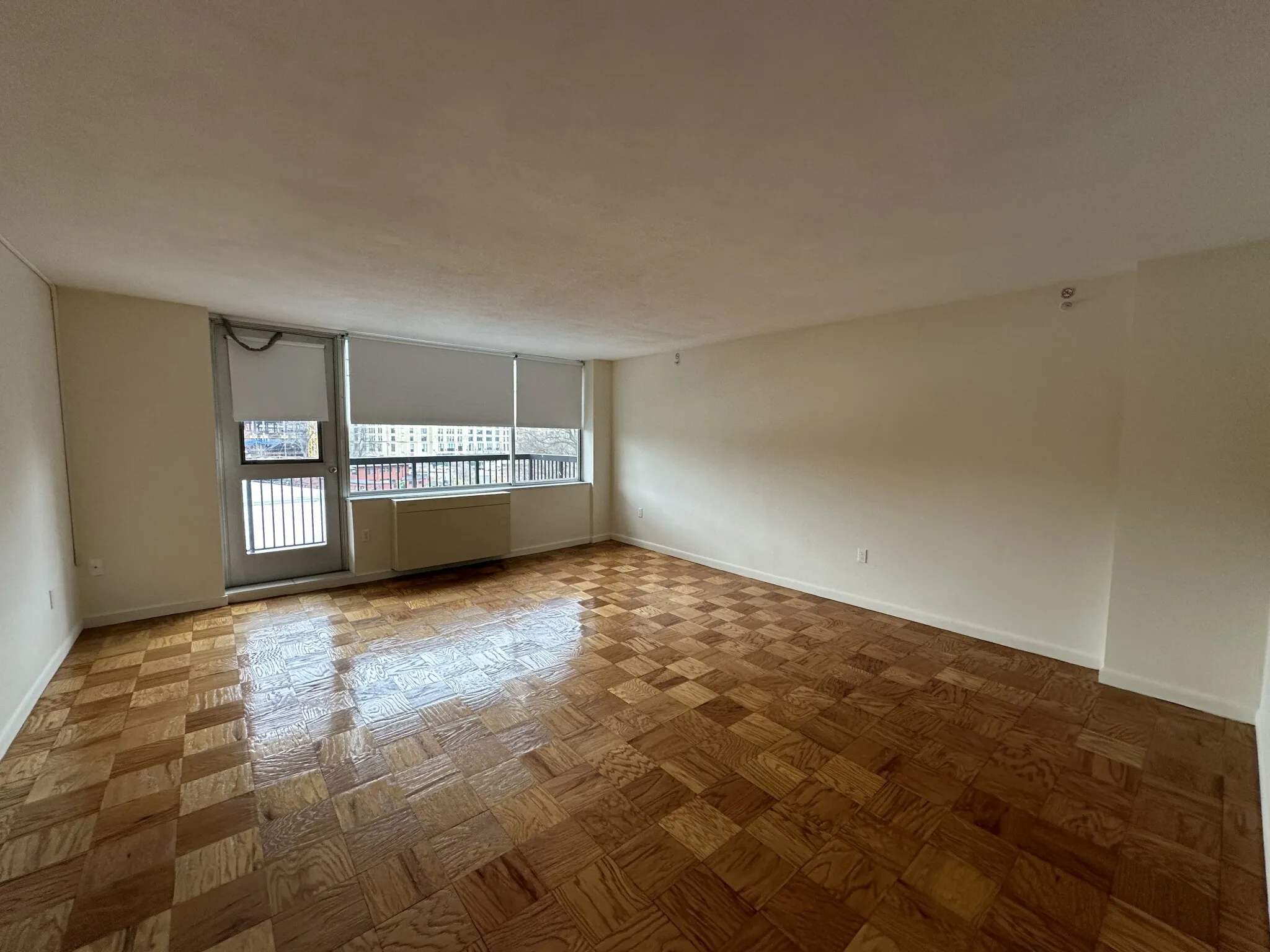 101 Monmouth St, Longwood