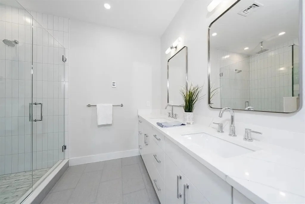 35 John St, Newton