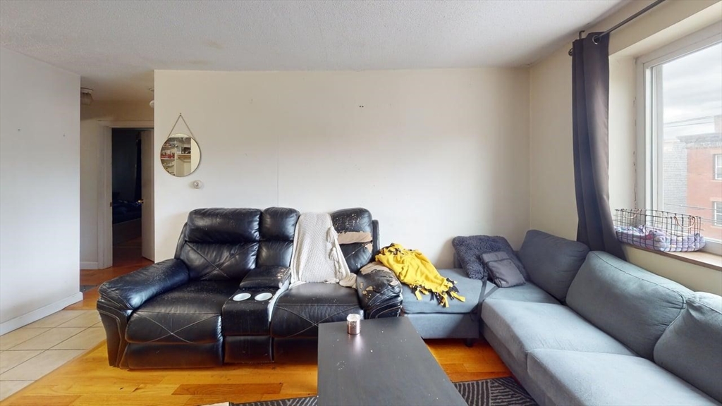 357 Fanueil St, Brighton