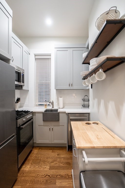 1 bed, 1 bath apartment for rent at 68 Phillips St Unit 2, Beacon Hill — photo 4 of 9