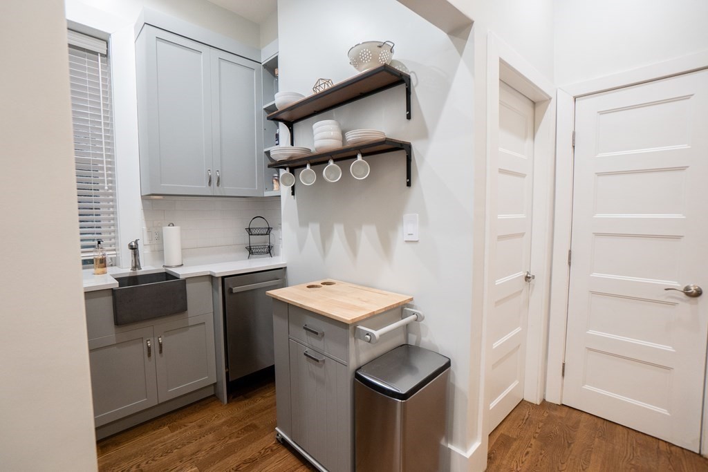 1 bed, 1 bath apartment for rent at 68 Phillips St Unit 2, Beacon Hill — photo 5 of 9