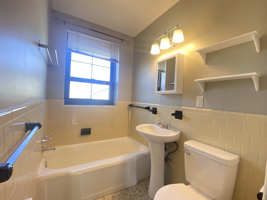 55 Harvard Ave, Harvard Avenue