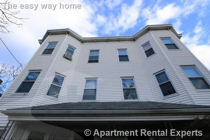 18 White St Pl, Porter Square