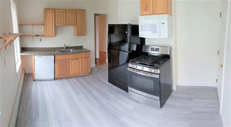 61 Webster Ave, Ward Two