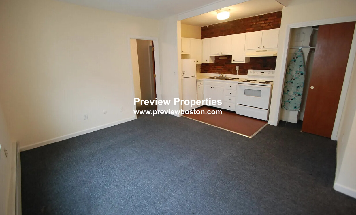 74 South Huntington Ave, Jamaica Plain