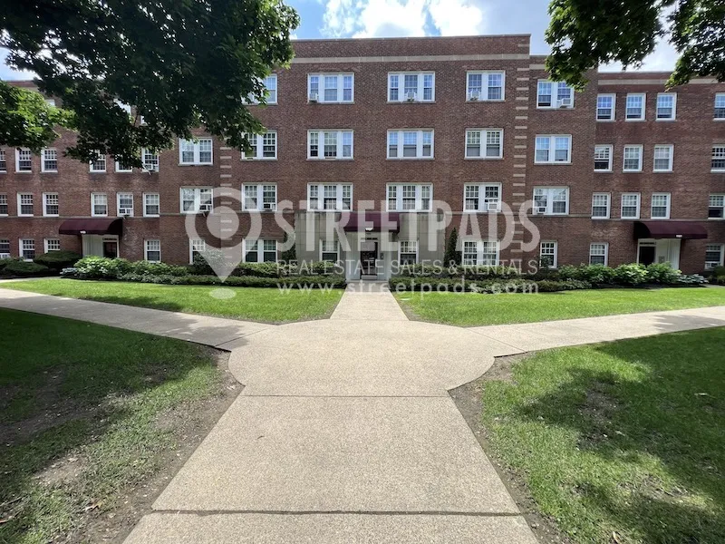 1163 Beacon St, Longwood