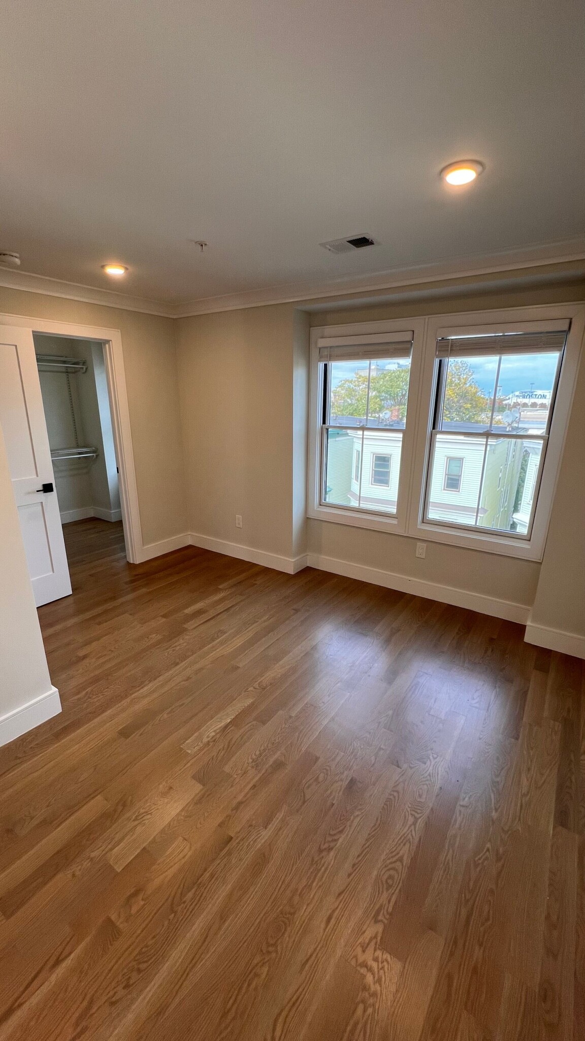 303 Maverick St, East Boston