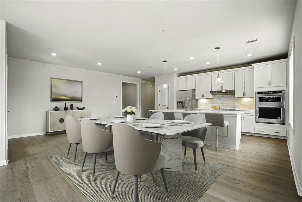 4 Winslow Ln, Grafton