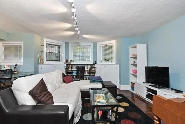 242 Beacon St, Back Bay