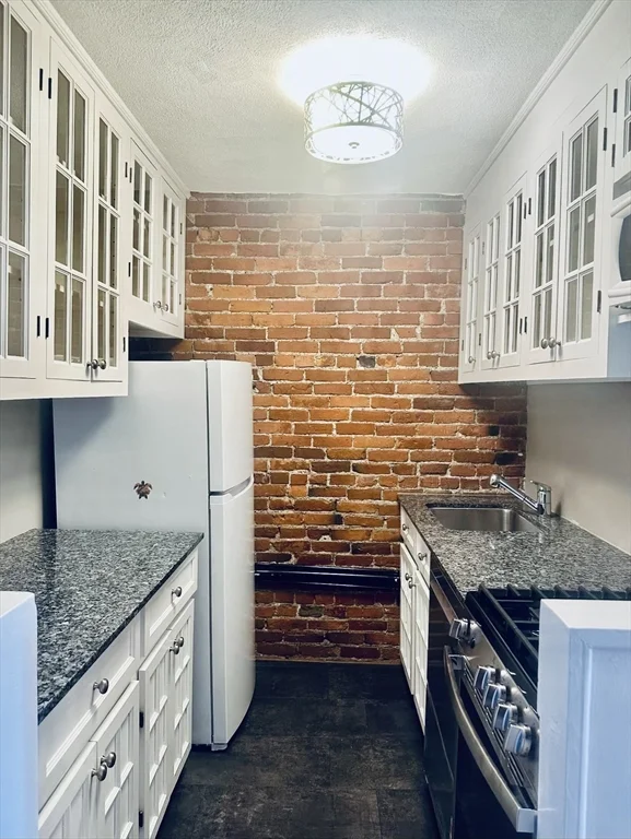 11 Albemarle St, Back Bay