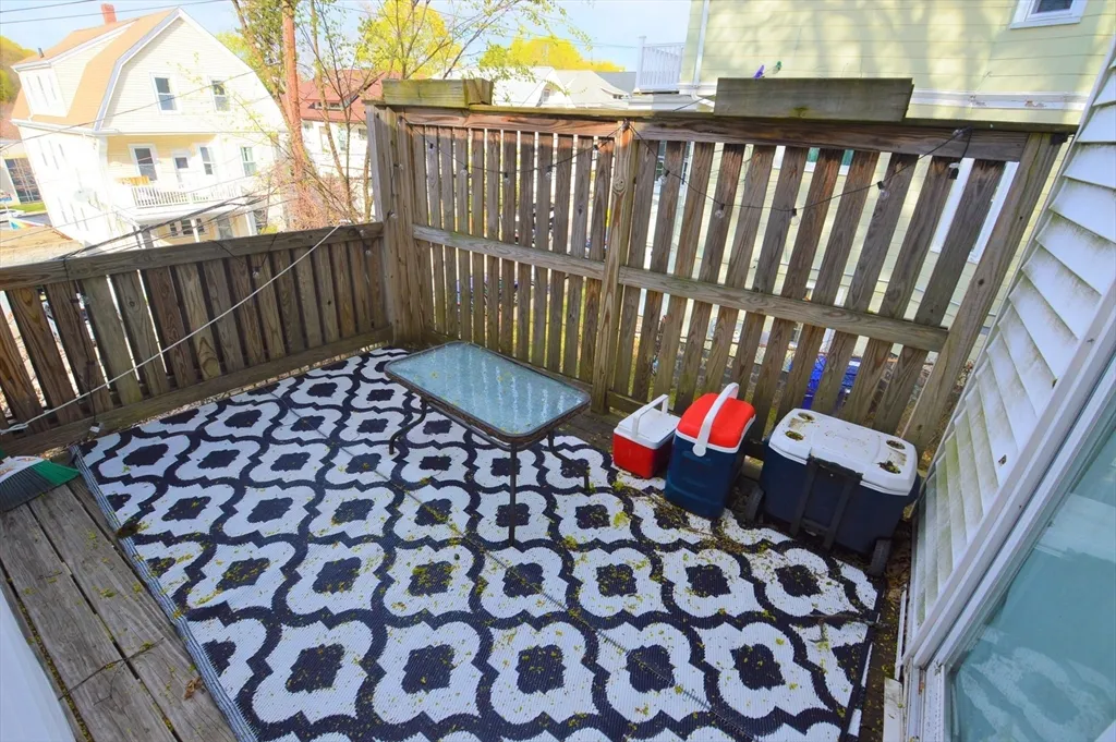 14 Breck Ave, Oak Square