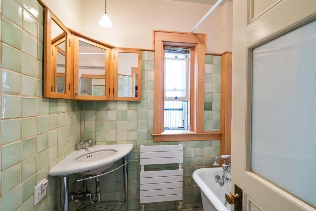 37 Lee St Furnished, Harvard Square