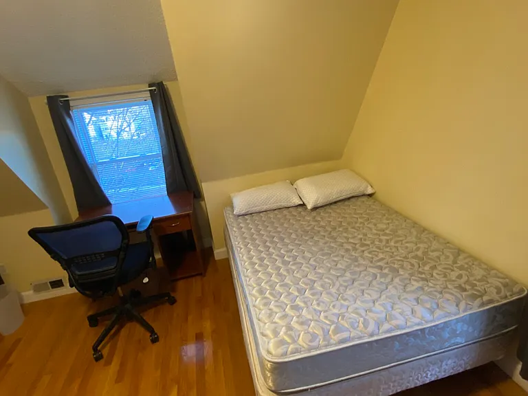 27 Albion Pl, Powder House Square