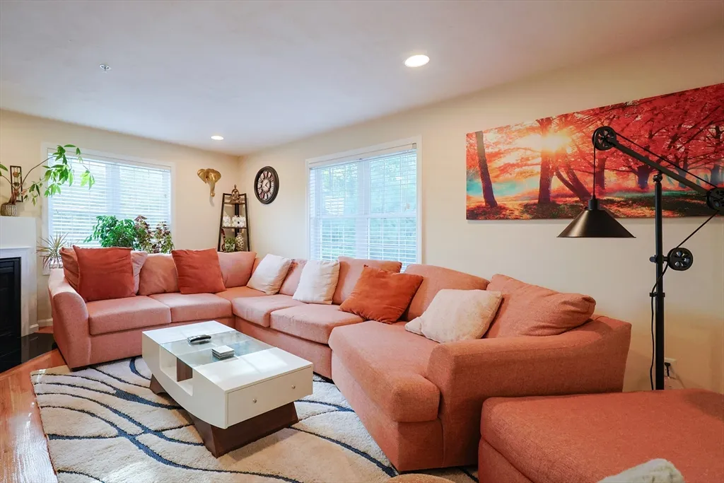 8 Patriots Blvd, Hopkinton