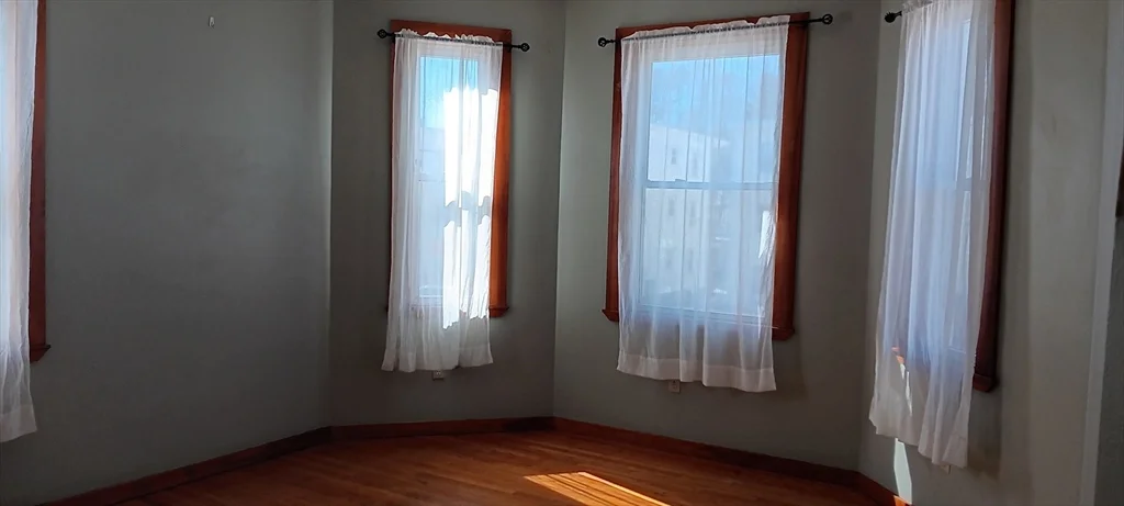 540 Hyde Park Ave, Roslindale