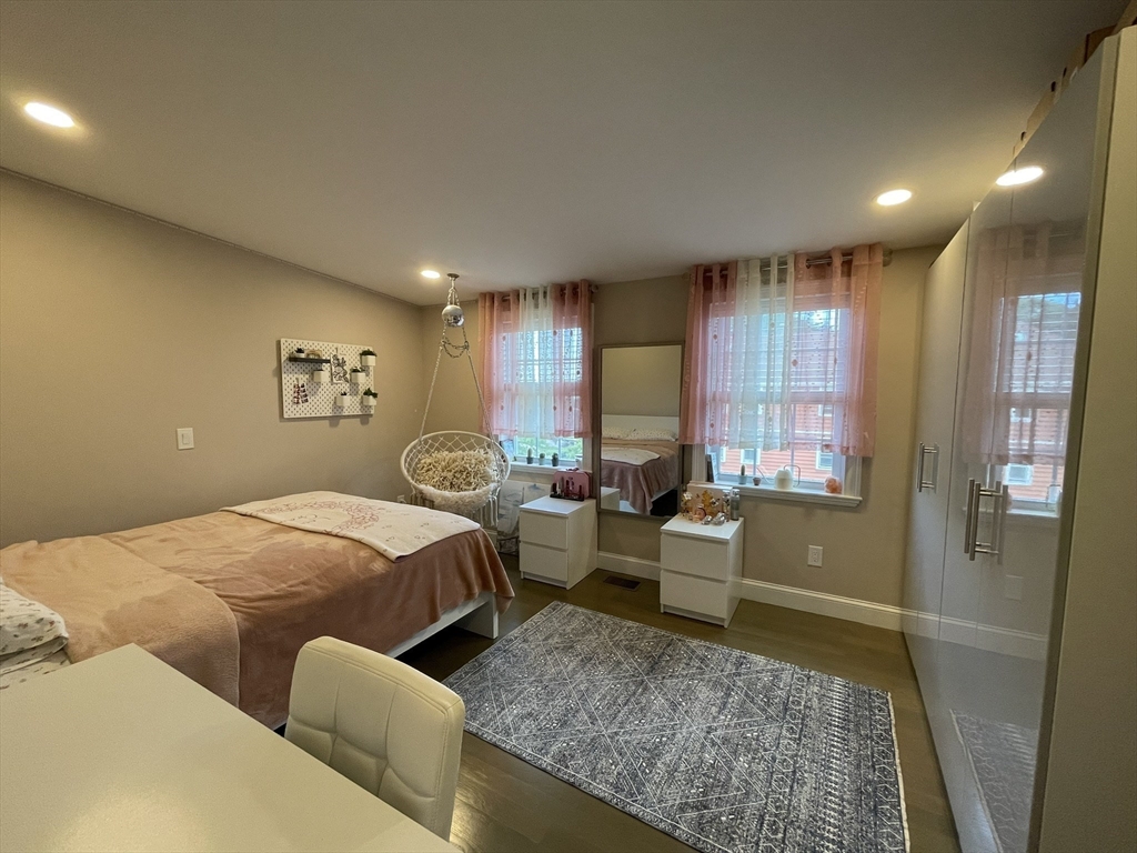 20 Trevalley Rd, Revere