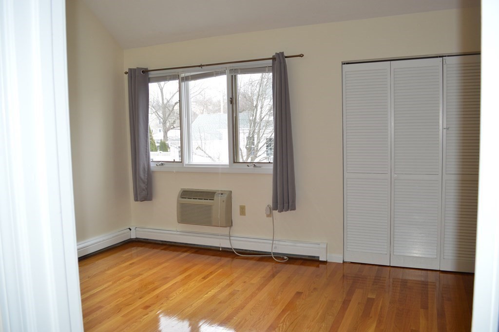 2 Turning Mill Ln, Quincy